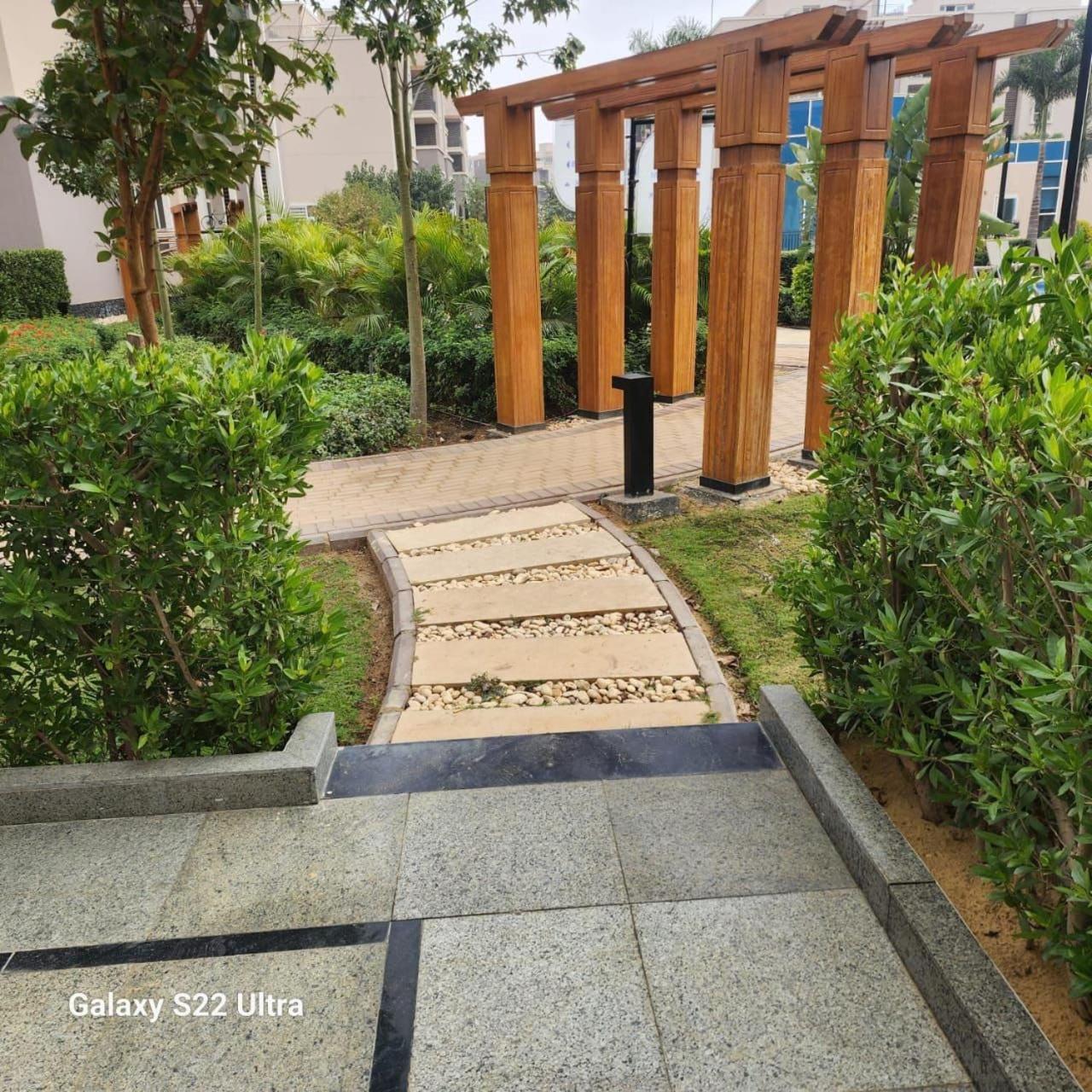 Royal With Heated Pool For Rent, Sheikh Zayed City, Apartment *
